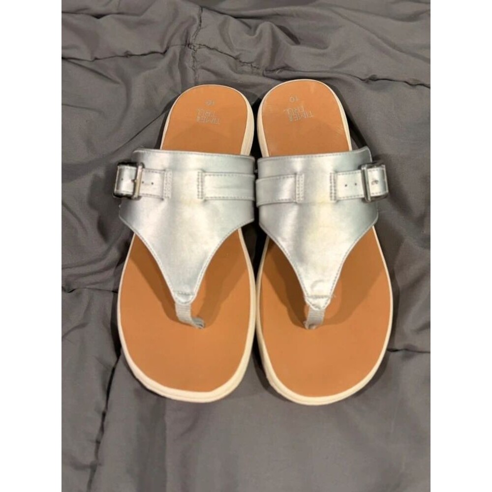 NWOT Casual Silver Sandals 10